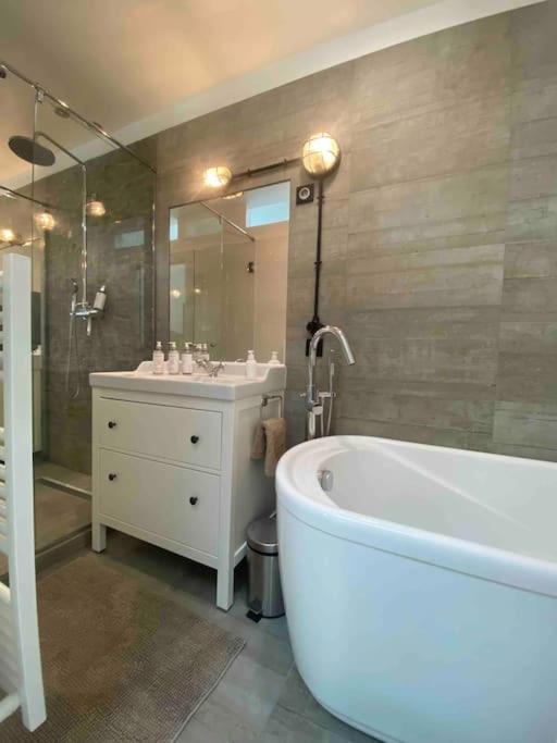 Rare ! Loft Atypique Centre-Ville Parking Jardin رانس المظهر الخارجي الصورة